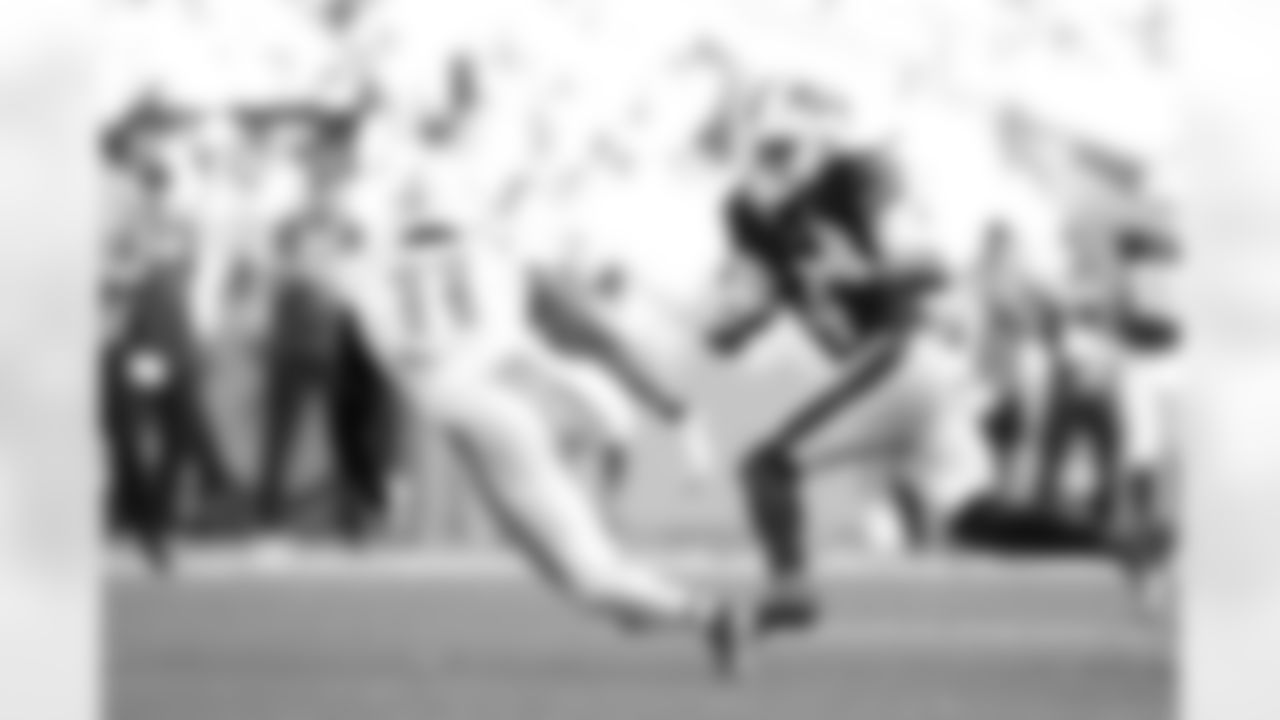 Miami Dolphins vs Buffalo Bills, Regular Season, November 09, 2025 at Hard Rock Stadium.