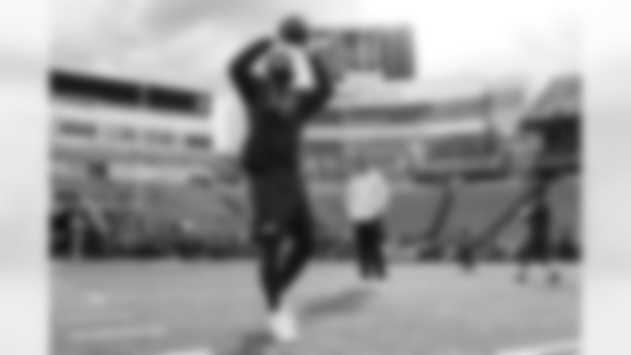 Buffalo Bills vs Tampa Bay Buccaneers, Regular Season, November 16, 2025 at Highmark Stadium.