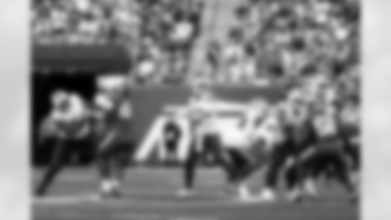 New York Jets vs Buffalo Bills, Regular Season, September 14, 2025 at Metlife Stadium.