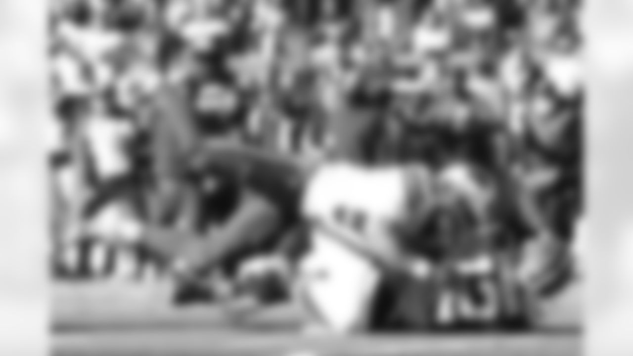 Cleveland Browns vs Buffalo Bills, Regular Season, December 21, 2025 at Huntington Bank Field.