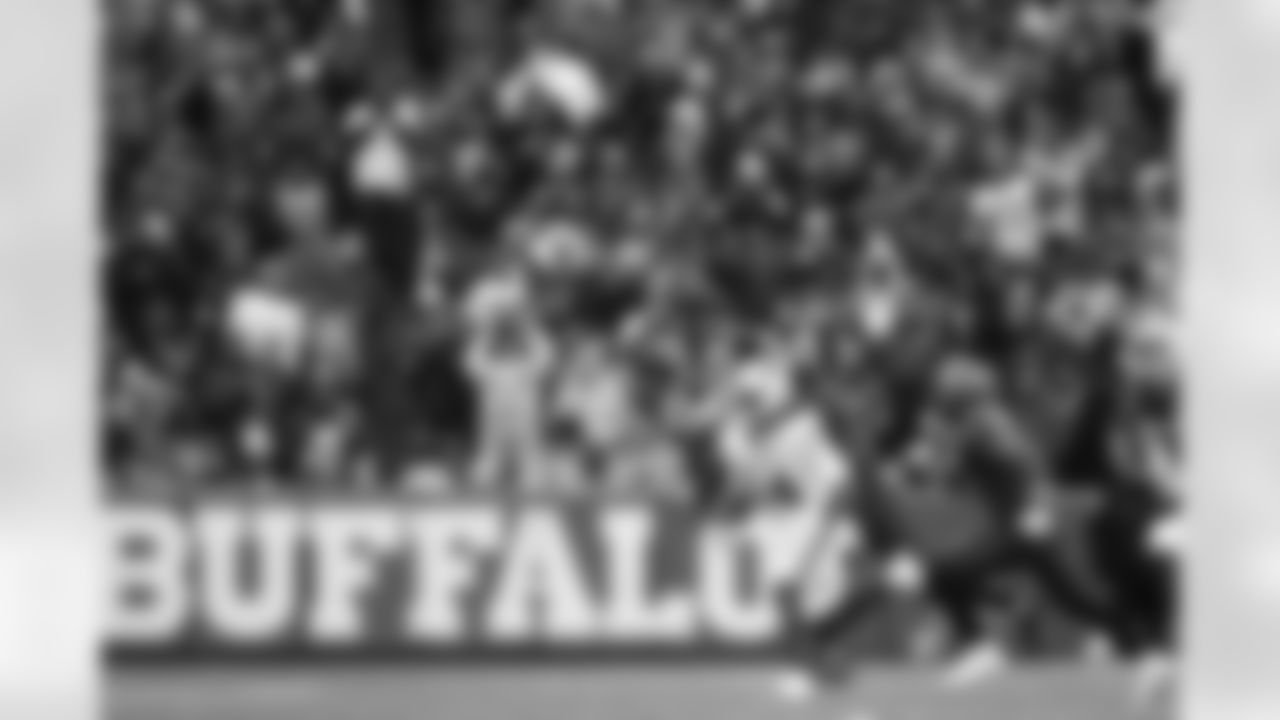 Buffalo Bills vs Tampa Bay Buccaneers, Regular Season, November 16, 2025 at Highmark Stadium.