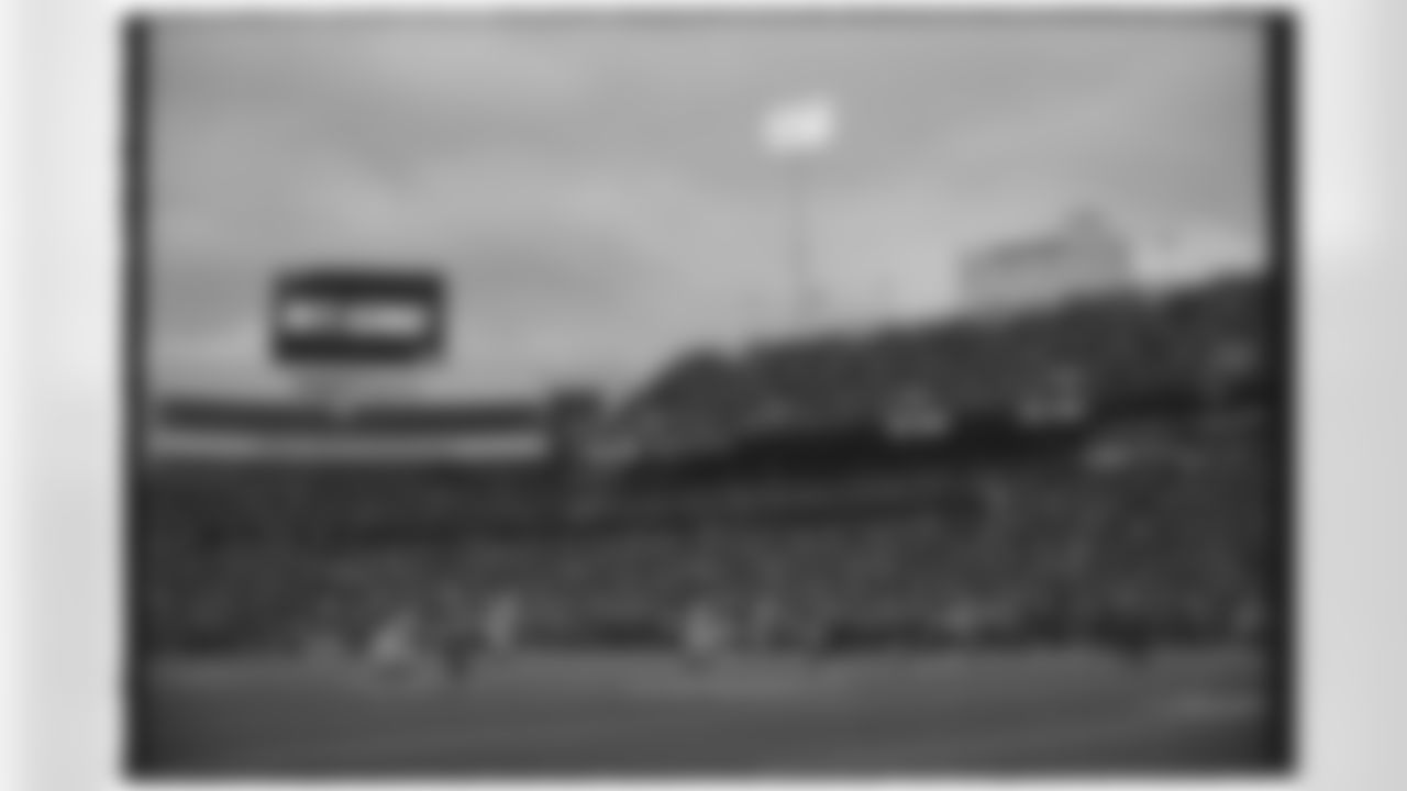 Buffalo Bills vs Tampa Bay Buccaneers, Regular Season, November 18, 2025 at Highmark Stadium.