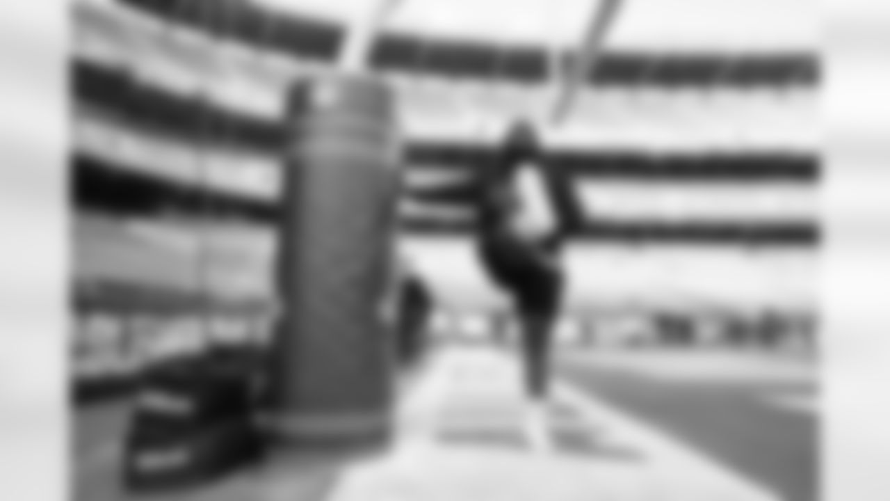 Cleveland Browns vs Buffalo Bills, Regular Season, December 21, 2025 at Huntington Bank Field.