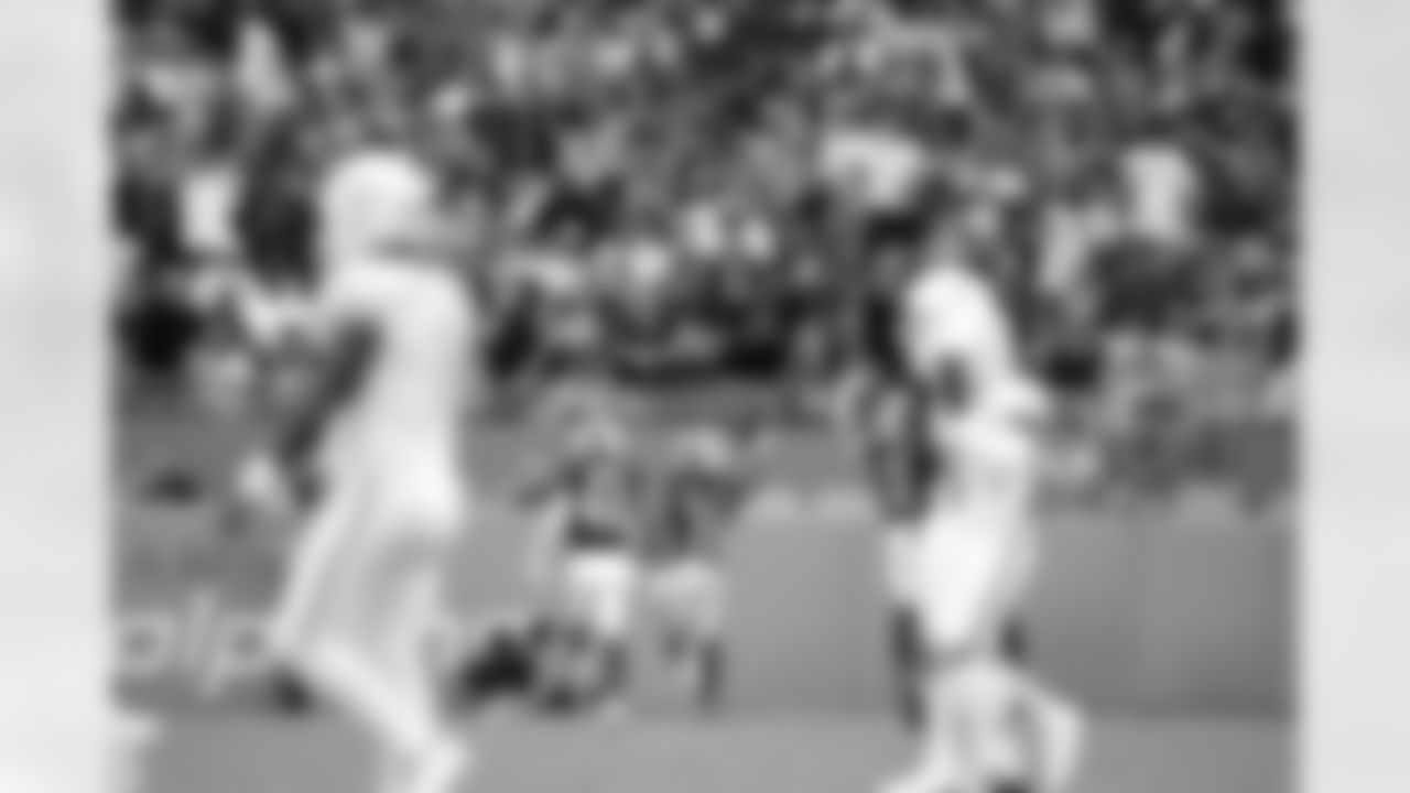 Miami Dolphins vs Buffalo Bills, Regular Season, November 09, 2025 at Hard Rock Stadium.