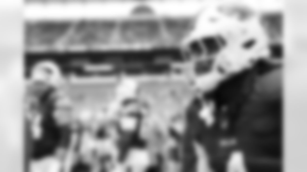 Miami Dolphins vs Buffalo Bills, Regular Season, November 09, 2025 at Hard Rock Stadium.