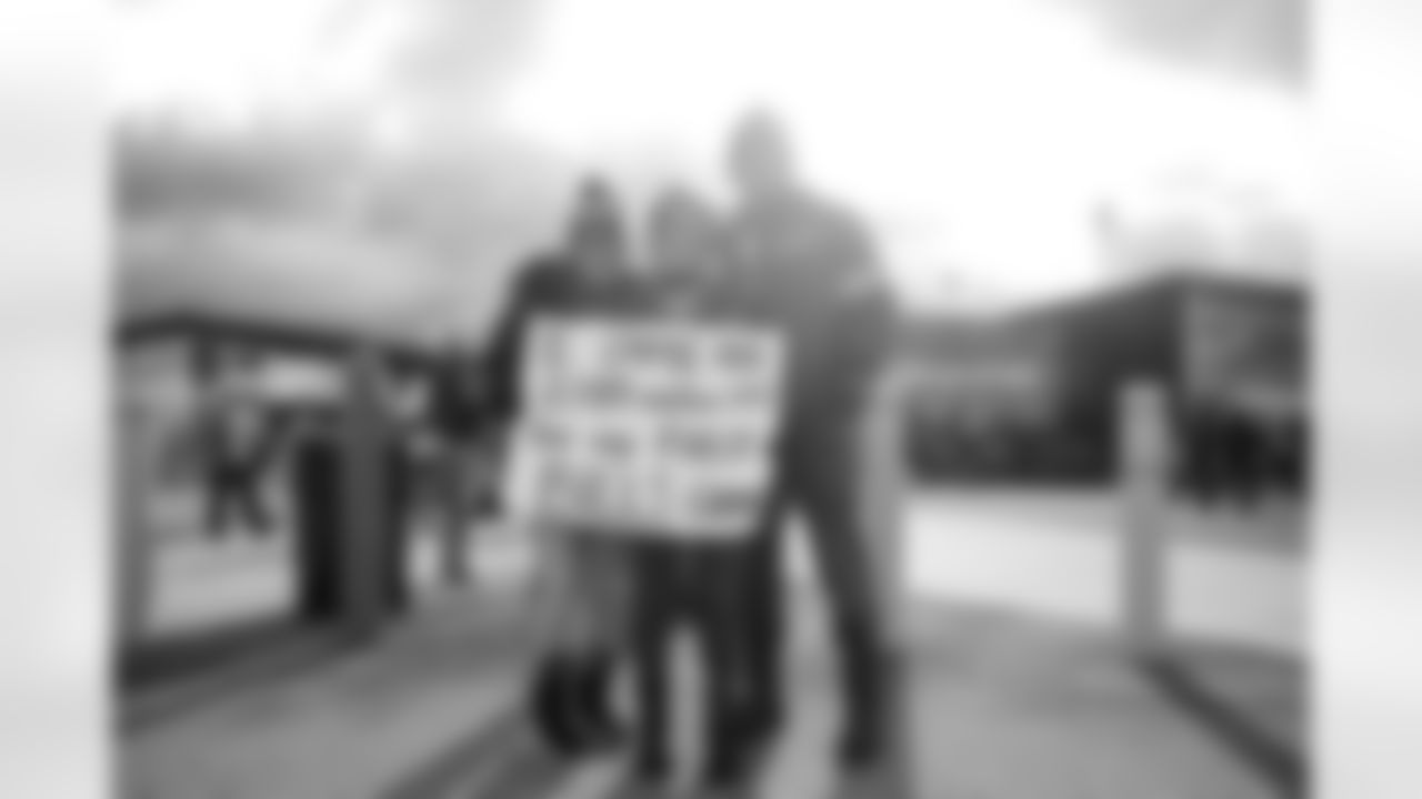 Buffalo Bills vs Tampa Bay Buccaneers, Regular Season, November 16, 2025 at Highmark Stadium.