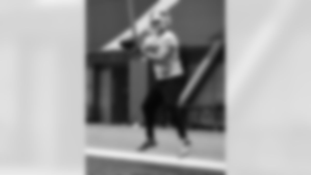 Dawson Knox (88). Buffalo Bills Wild Card Week Friday Practice, January 09, 2026 at Buffalo Bills Training Center.