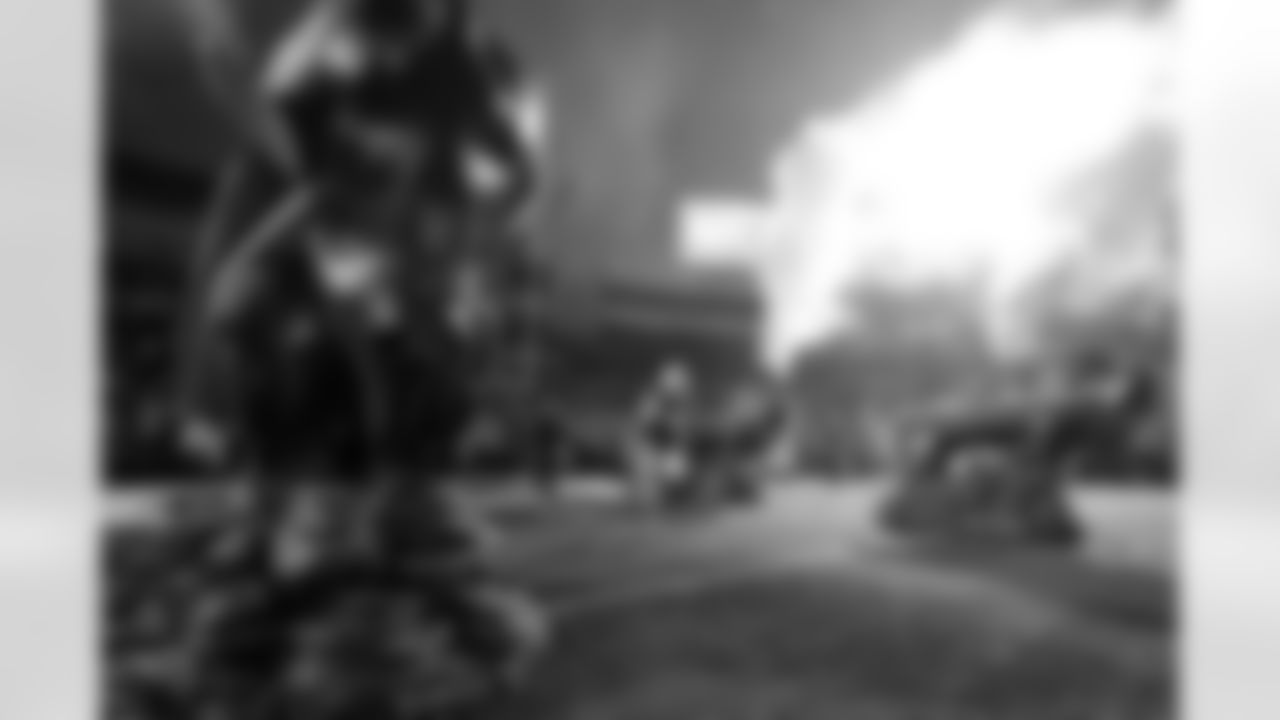 Buffalo Bills vs Philadelphia Eagles, Regular Season, December 28, 2025 at Highmark Stadium.