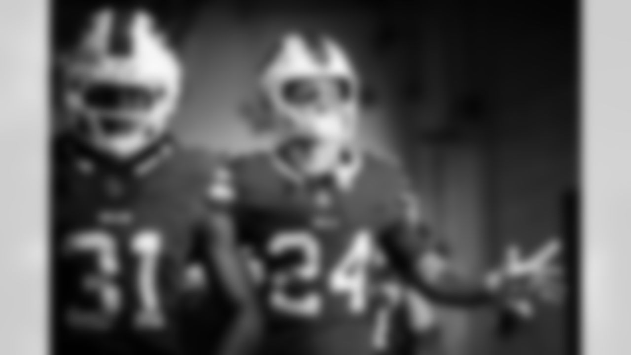 Miami Dolphins vs Buffalo Bills, Regular Season, November 09, 2025 at Hard Rock Stadium.