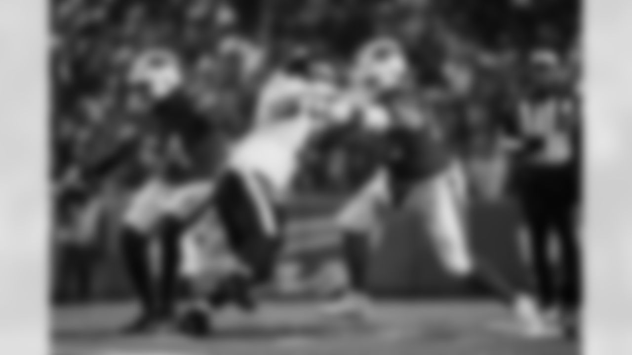 Buffalo Bills vs Philadelphia Eagles, Regular Season, December 28, 2025 at Highmark Stadium.