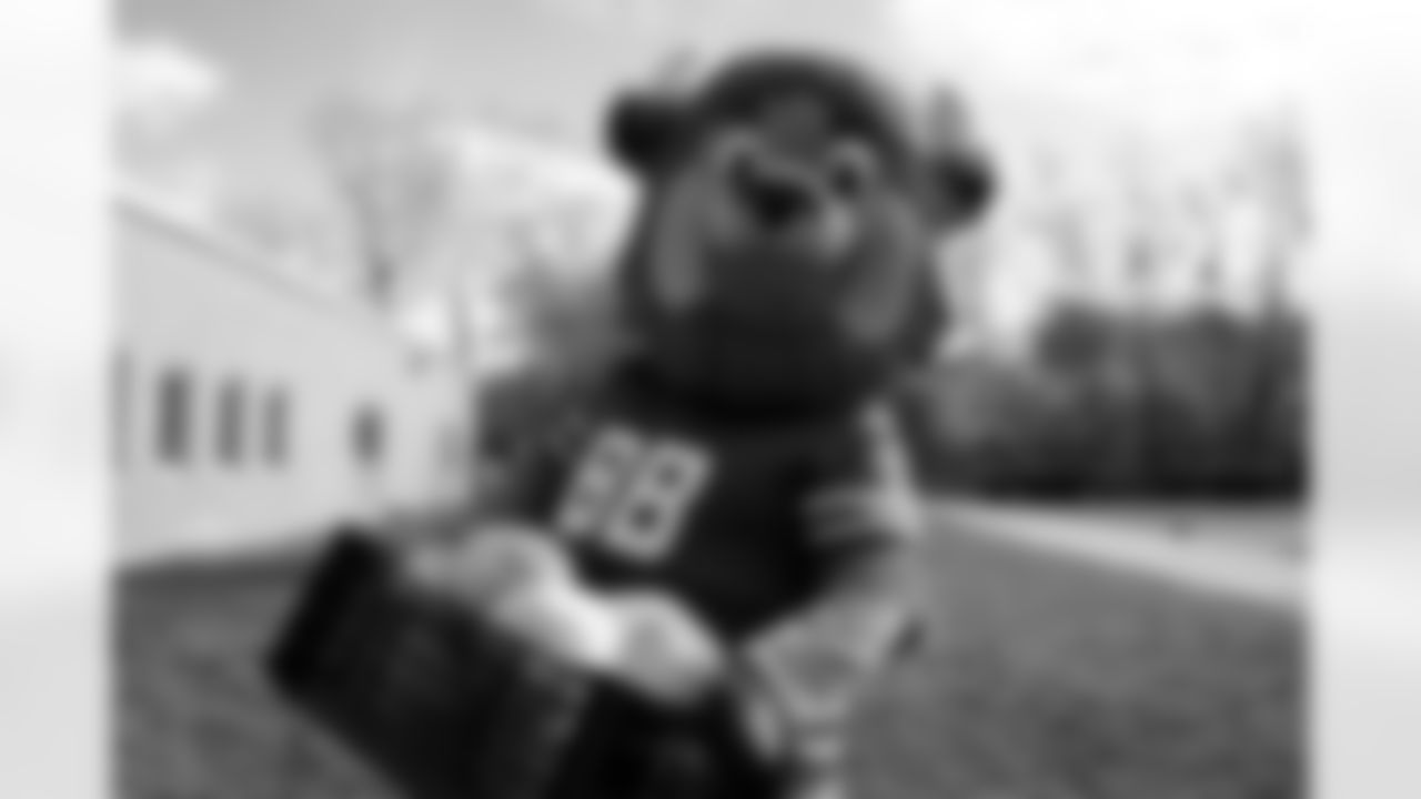 The Bills Foundation partnered with Buffalo Go Green and Massachusetts Avenue Project to provide free mobile food markets at Buffalo Public School's Saturday Academies through the month of October.