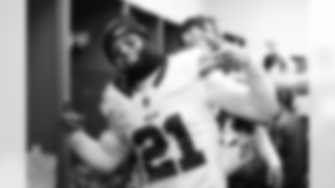 Cleveland Browns vs Buffalo Bills, Regular Season, December 21, 2025 at Huntington Bank Field.