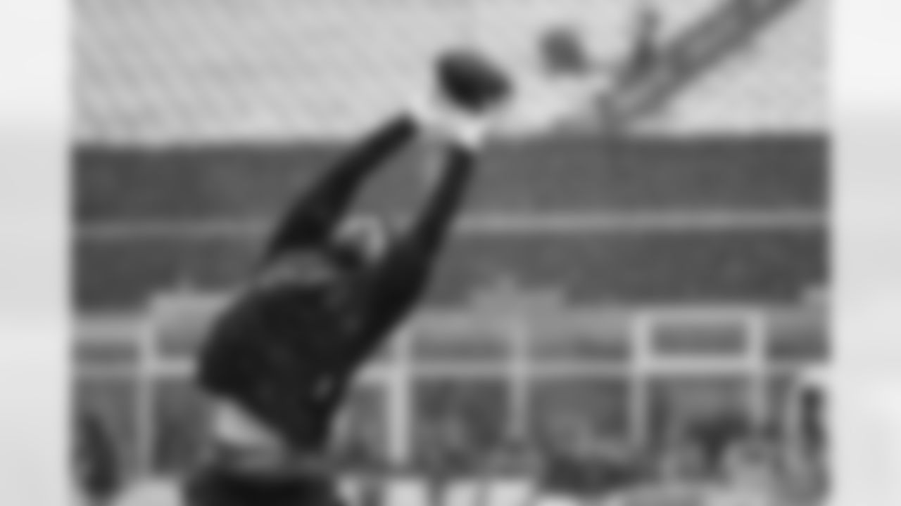 New England Patriots vs Buffalo Bills, Regular Season, December 14, 2025 at Gillette Stadium.