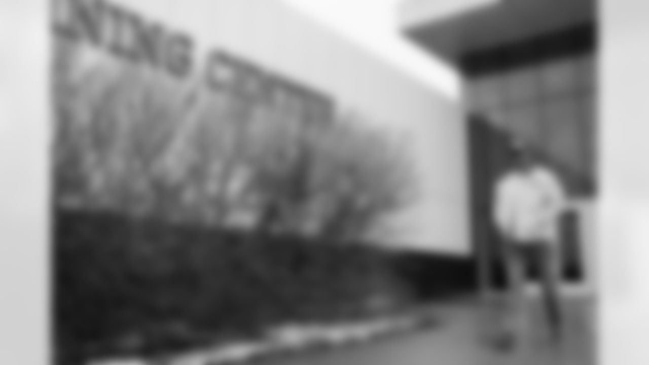 Buffalo Bills vs Philadelphia Eagles, Regular Season, December 28, 2025 at Highmark Stadium.