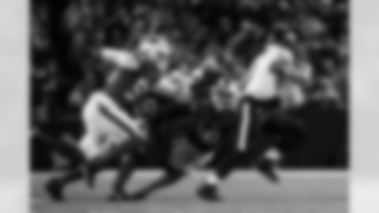 Buffalo Bills vs Philadelphia Eagles, Regular Season, December 28, 2025 at Highmark Stadium.