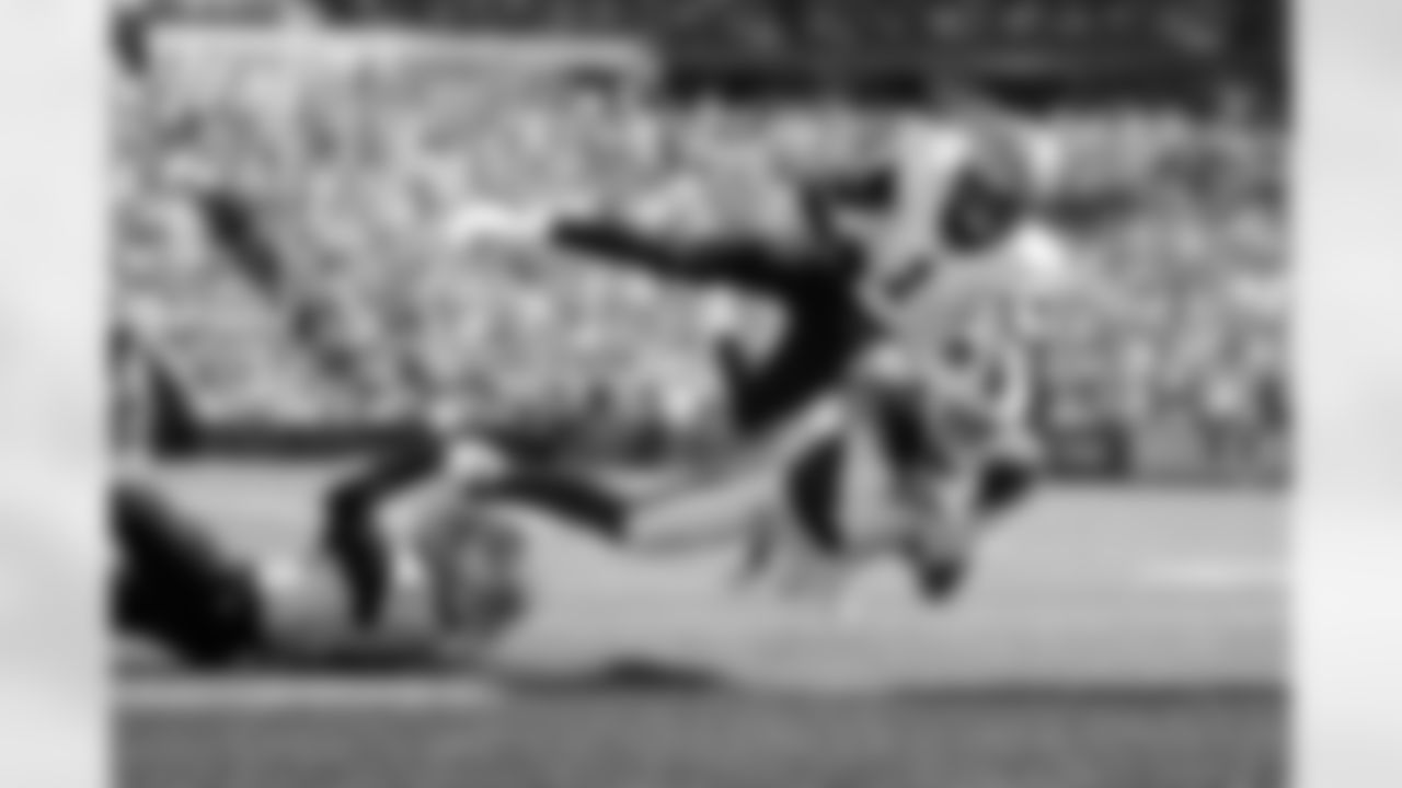 Josh Allen (17). Buffalo Bills vs New Orleans Saints, Regular Season, September 28, 2025 at Highmark Stadium.