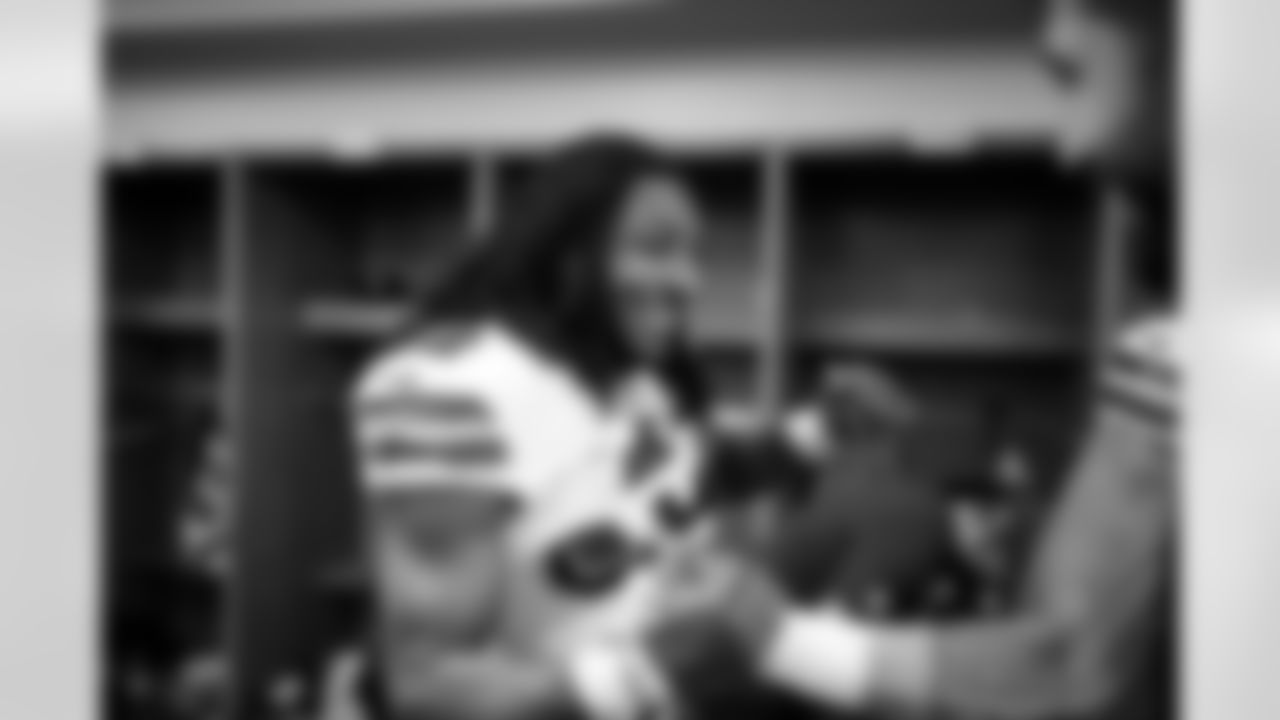 Pittsburgh Steelers vs Buffalo Bills, Regular Season, November 28, 2025 at Acrisure Stadium.