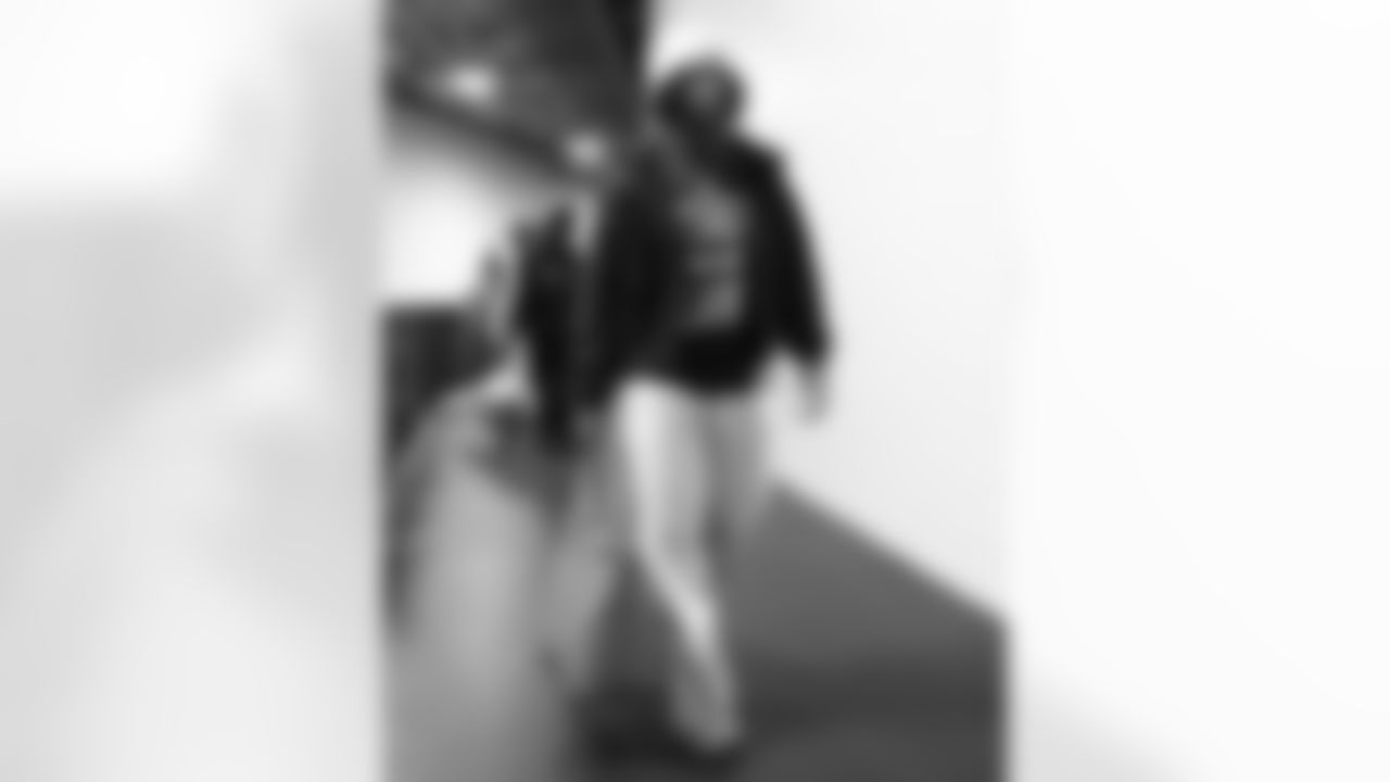 Pittsburgh Steelers vs Buffalo Bills, Regular Season, November 30, 2025 at Acrisure Stadium.