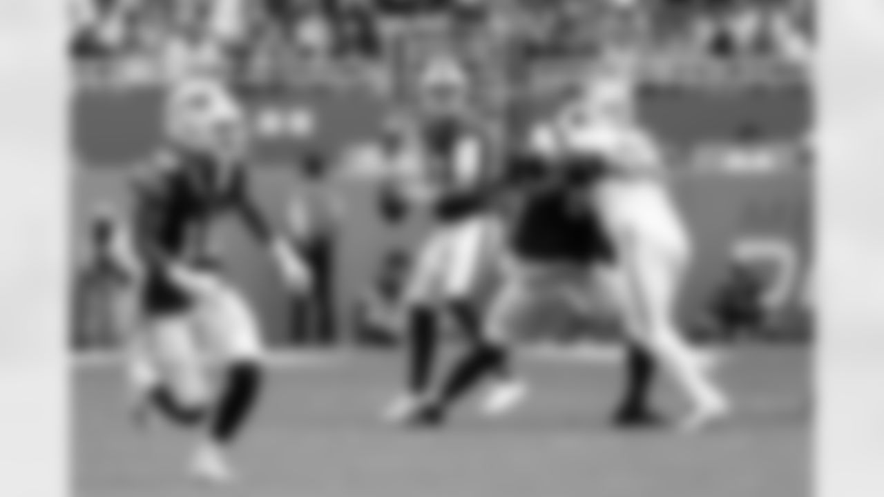 Miami Dolphins vs Buffalo Bills, Regular Season, November 09, 2025 at Hard Rock Stadium.