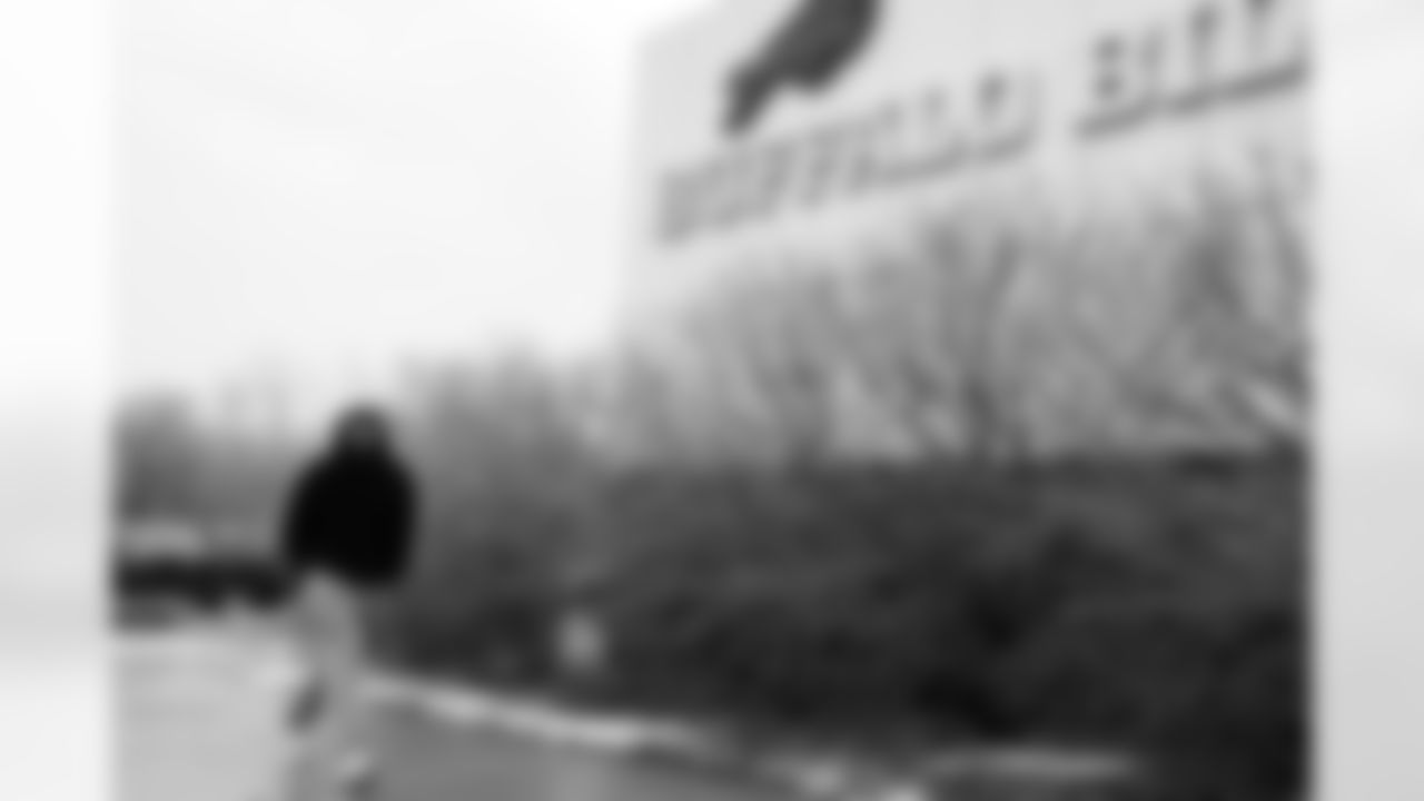 Buffalo Bills vs Philadelphia Eagles, Regular Season, December 28, 2025 at Highmark Stadium.