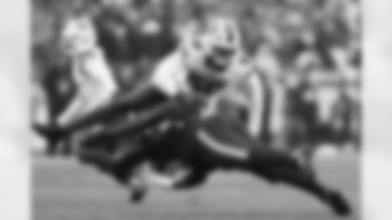 New England Patriots vs Buffalo Bills, Regular Season, December 14, 2025 at Gillette Stadium.