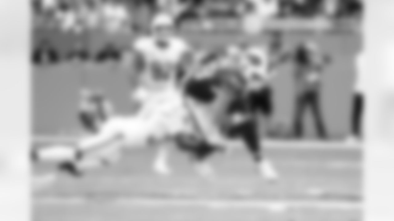 Miami Dolphins vs Buffalo Bills, Regular Season, November 09, 2025 at Hard Rock Stadium.