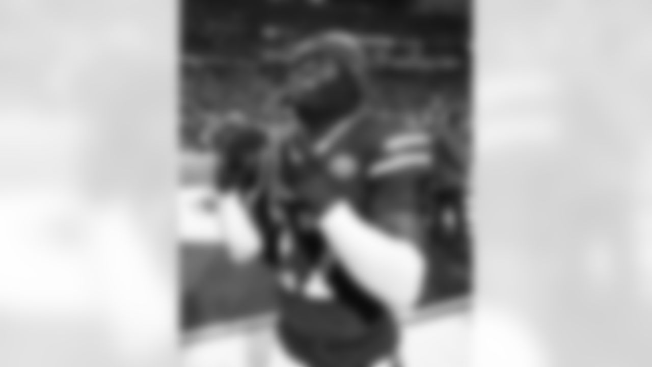 Buffalo Bills vs New York Jets, Regular Season, January 04, 2026 at Highmark Stadium.