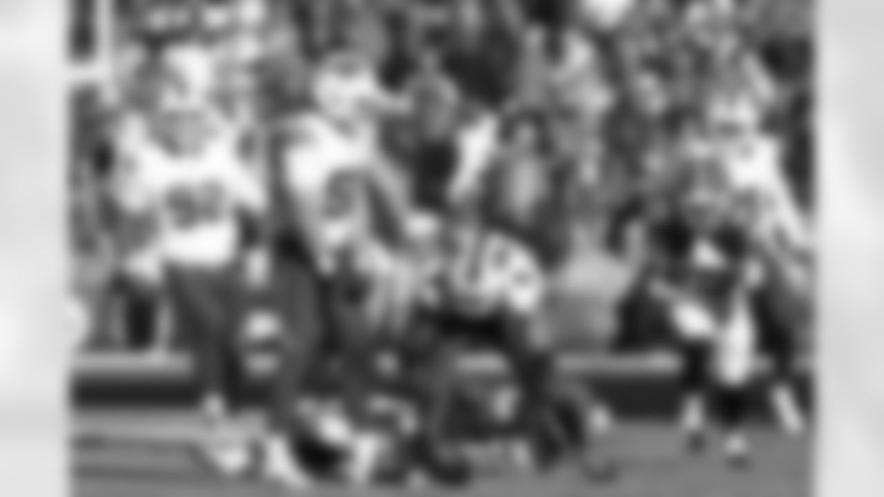 Cleveland Browns vs Buffalo Bills, Regular Season, December 21, 2025 at Huntington Bank Field.