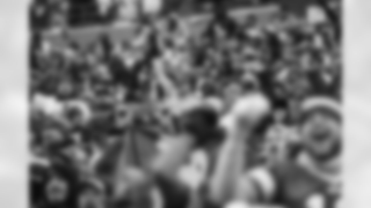 Buffalo Bills vs Cincinnati Bengals, Regular Season, December 07, 2025 at Highmark Stadium.