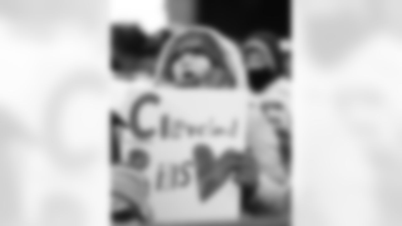 Cleveland Browns vs Buffalo Bills, Regular Season, December 21, 2025 at Huntington Bank Field.