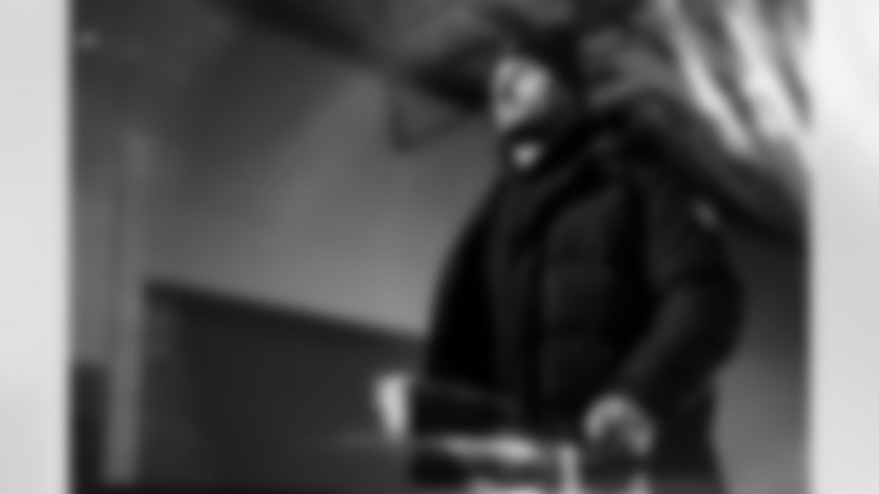 Pittsburgh Steelers vs Buffalo Bills, Regular Season, November 30, 2025 at Acrisure Stadium.