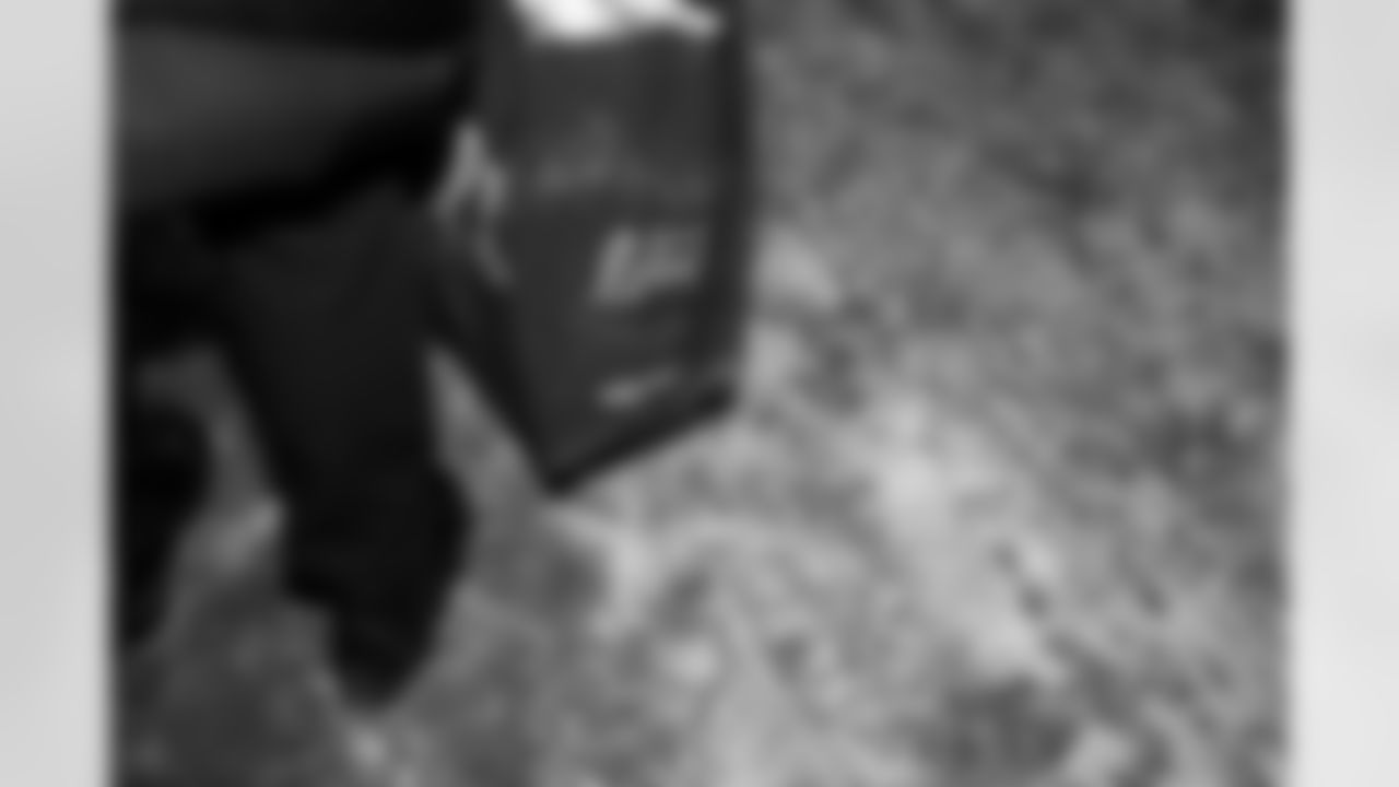 Dion's Dreamers Food Giveaway, December 09, 2025 at the Salvation Army.