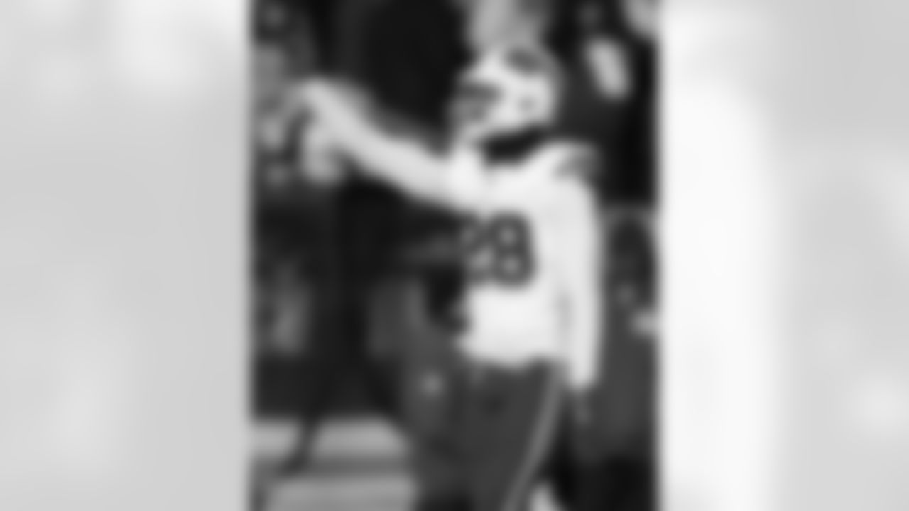 Cleveland Browns vs Buffalo Bills, Regular Season, December 21, 2025 at Huntington Bank Field.