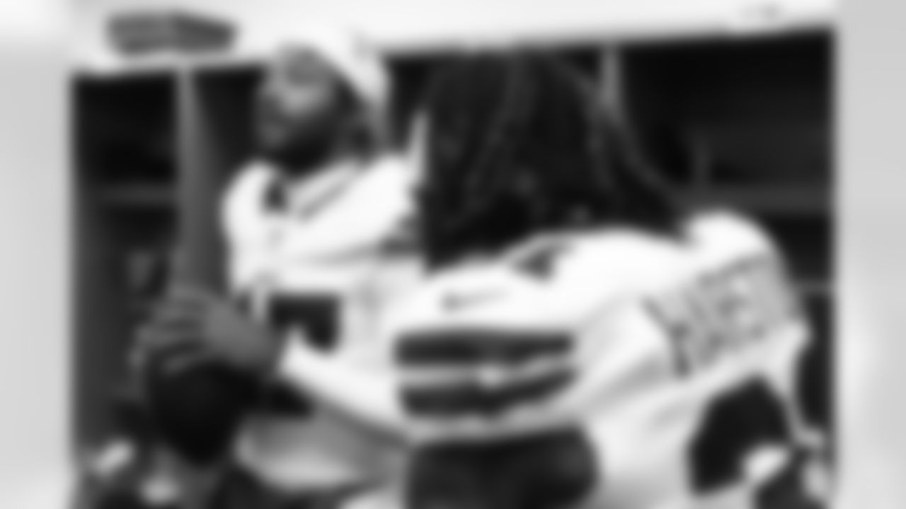 Pittsburgh Steelers vs Buffalo Bills, Regular Season, November 30, 2025 at Acrisure Stadium.