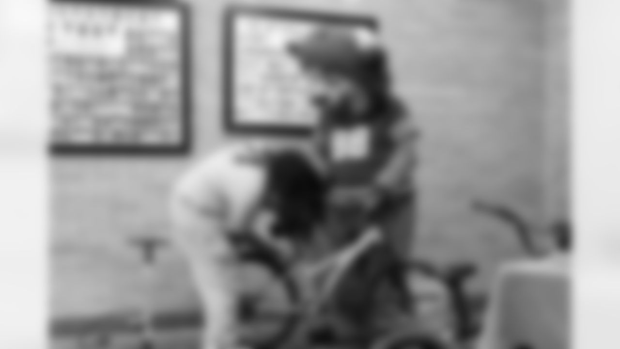 Free Mobile Food Markets, November 01, 2025 at #94 West Hertel Academy.