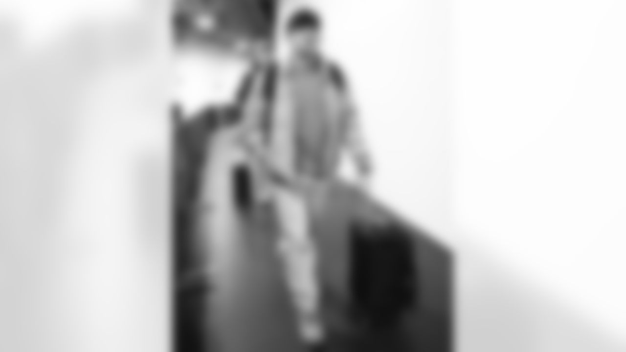 Pittsburgh Steelers vs Buffalo Bills, Regular Season, November 30, 2025 at Acrisure Stadium.