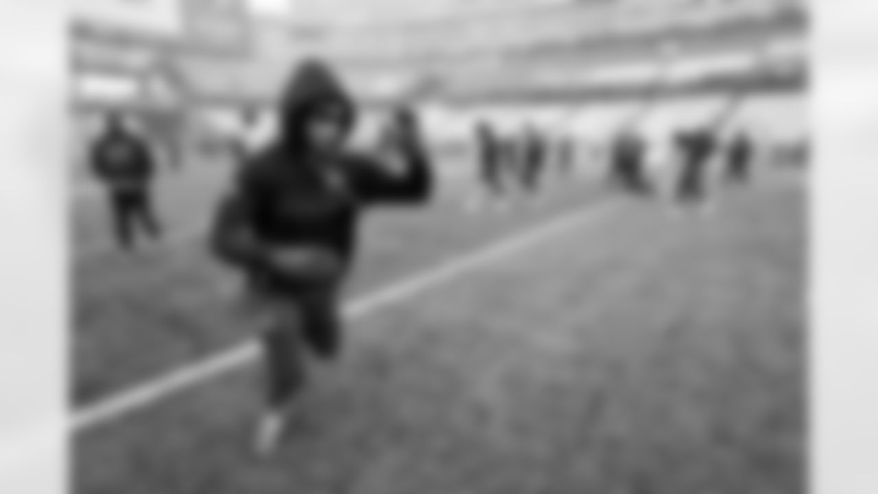 New England Patriots vs Buffalo Bills, Regular Season, December 14, 2025 at Gillette Stadium.