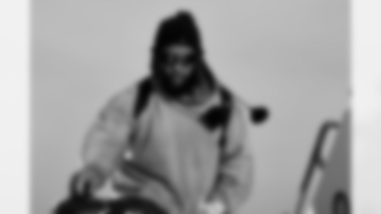 O'Cyrus Torrence (64). Buffalo Bills travel to Foxborough, December 13, 2025 at Buffalo Niagara International Airport.