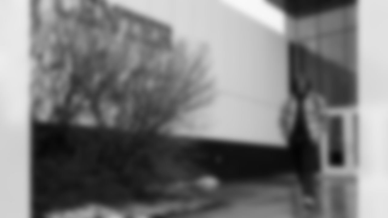 Buffalo Bills vs Philadelphia Eagles, Regular Season, December 28, 2025 at Highmark Stadium.