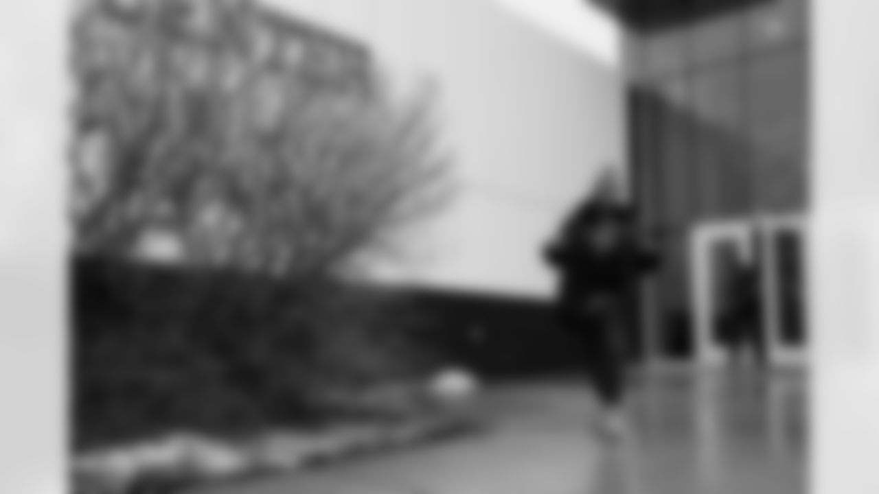 Buffalo Bills vs Philadelphia Eagles, Regular Season, December 28, 2025 at Highmark Stadium.