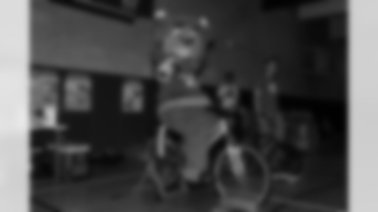 Huddle for Hunger Community Visit, October 16, 2025 at Arthur O. Eve, Buffalo Public School #61.