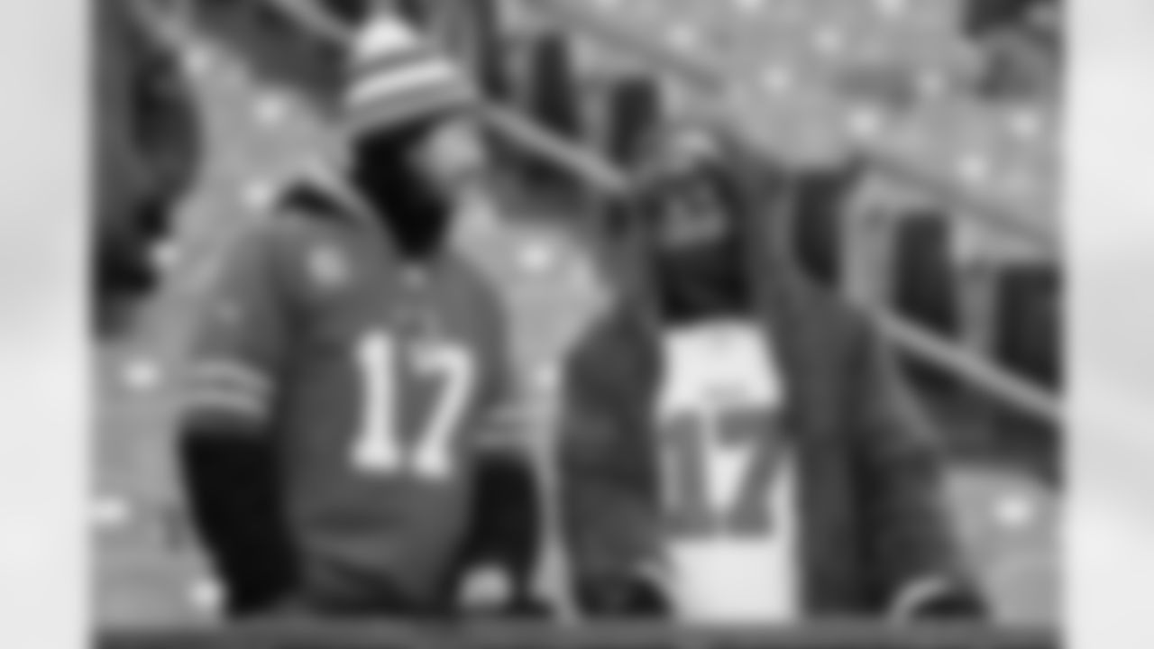 Cleveland Browns vs Buffalo Bills, Regular Season, December 21, 2025 at Huntington Bank Field.