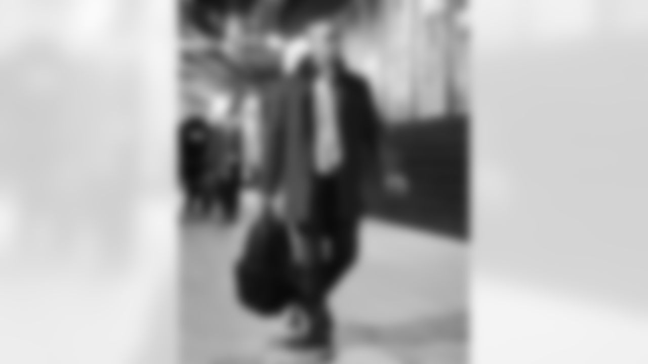 New England Patriots vs Buffalo Bills, Regular Season, December 14, 2025 at Gillette Stadium.