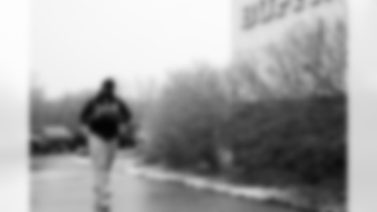 Buffalo Bills vs Philadelphia Eagles, Regular Season, December 28, 2025 at Highmark Stadium.