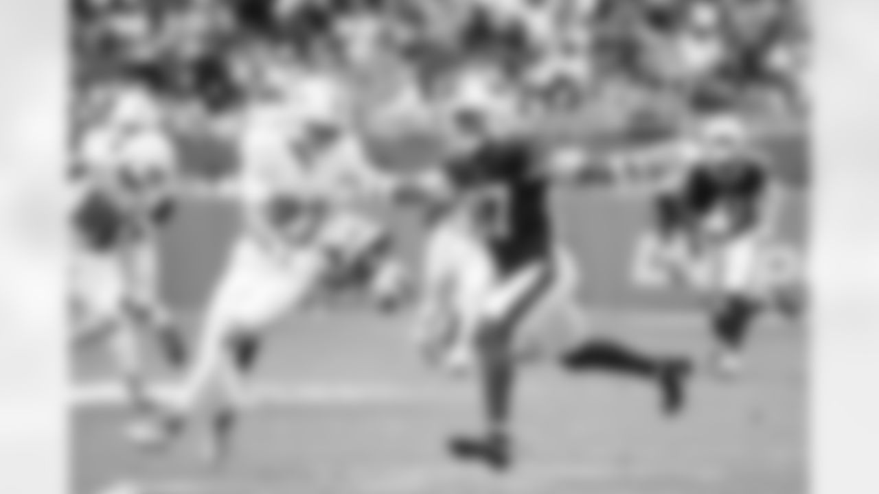 Miami Dolphins vs Buffalo Bills, Regular Season, November 09, 2025 at Hard Rock Stadium.