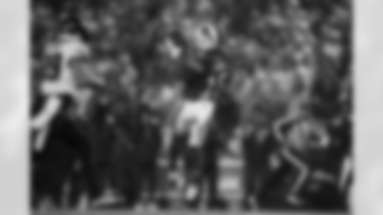 Buffalo Bills vs Philadelphia Eagles, Regular Season, December 28, 2025 at Highmark Stadium.