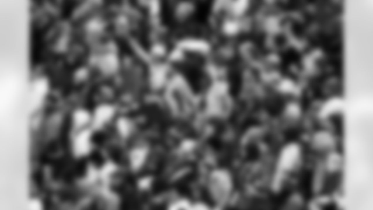 Buffalo Bills vs Tampa Bay Buccaneers, Regular Season, November 16, 2025 at Highmark Stadium.