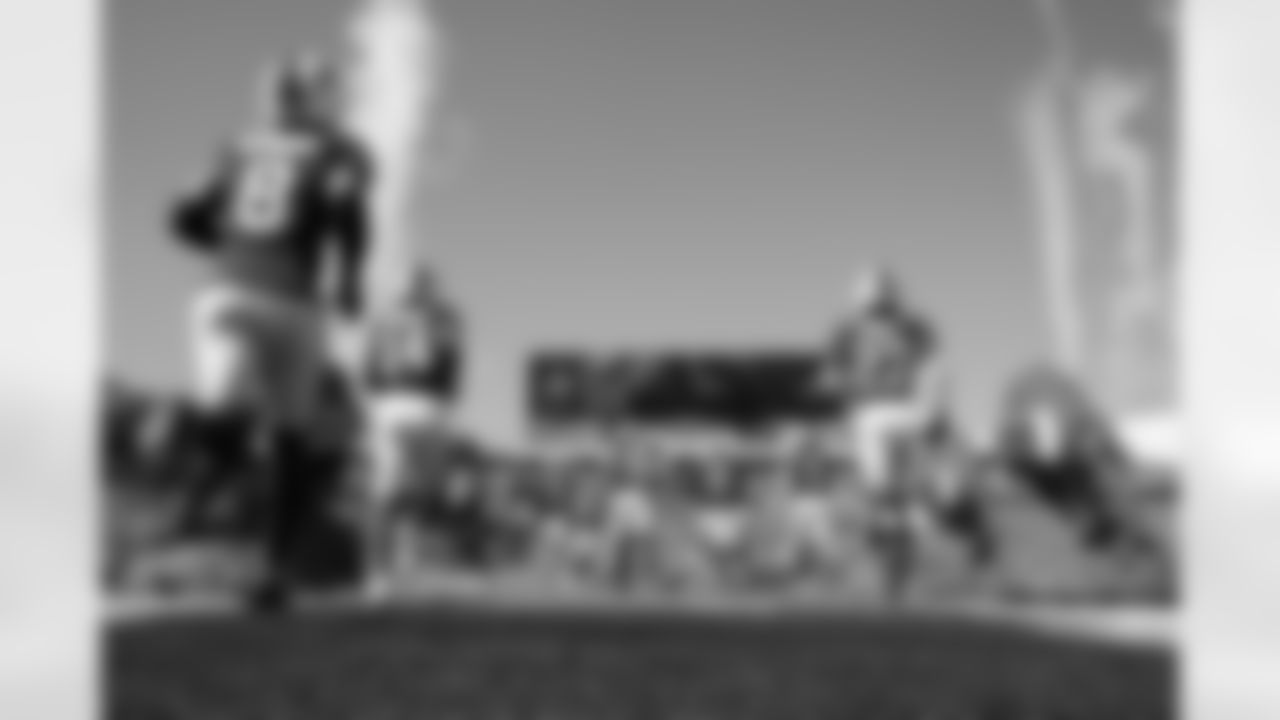 Terrel Bernard (8), Tyrell Shavers (14), Ray Davis (22), DaQuan Jones (92), Tre'Davious White (27). Buffalo Bills vs New Orleans Saints, Regular Season, September 28, 2025 at Highmark Stadium.