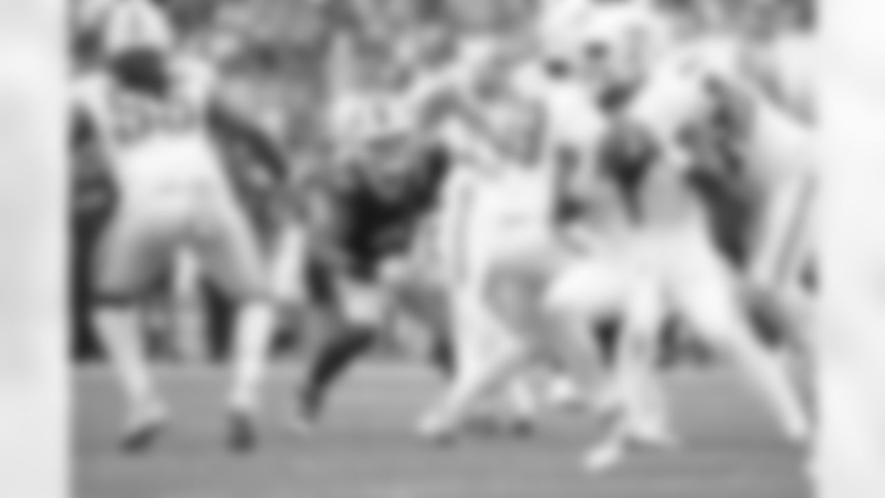 Miami Dolphins vs Buffalo Bills, Regular Season, November 09, 2025 at Hard Rock Stadium.