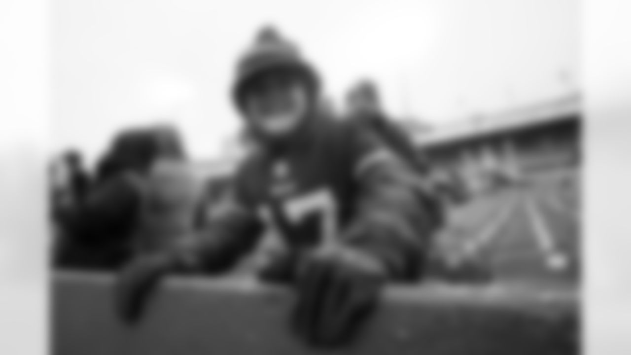 Buffalo Bills vs Philadelphia Eagles, Regular Season, December 28, 2025 at Highmark Stadium.